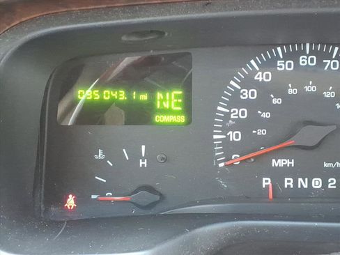 Used 2001 Lincoln Town Car Cartier image 14