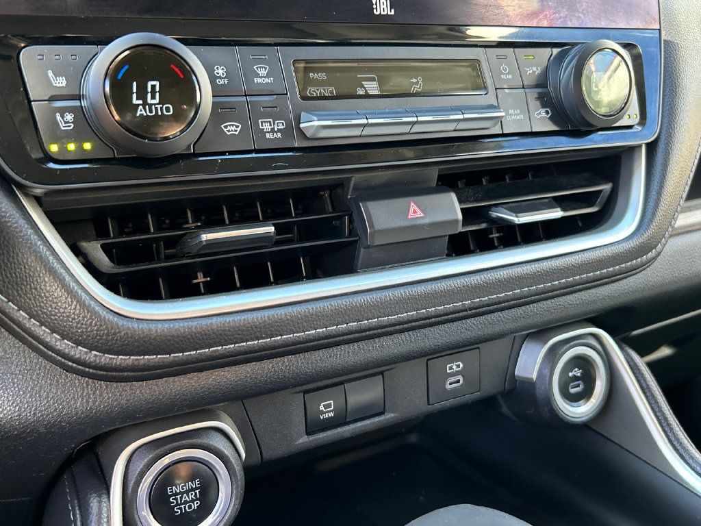 Used 2024 Toyota Grand Highlander AWD image 19