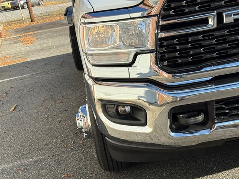 Used 2024 RAM 3500 Big Horn image 9