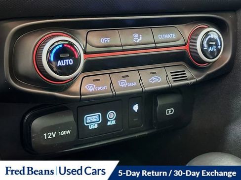 Used 2020 Hyundai Veloster 2.0 Premium image 16