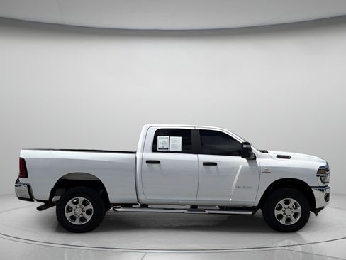 Used 2025 RAM 2500 Big Horn AWD/4WD image 2