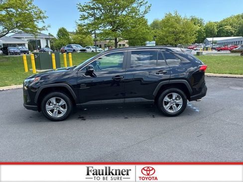 Used 2025 Toyota RAV4 XLE AWD/4WD image 17