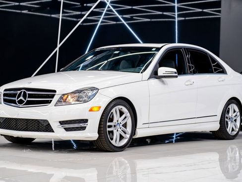Used 2014 Mercedes-Benz C 250 Sedan image 3