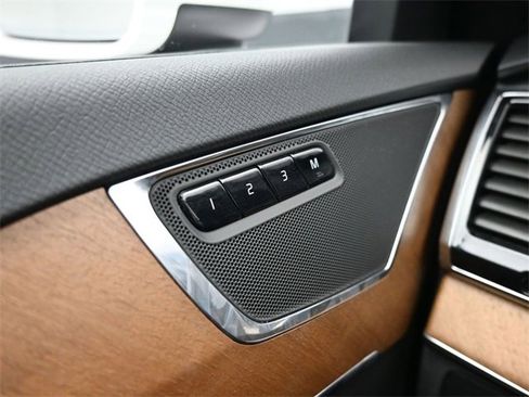 Used 2023 Volvo XC90 B6 Plus w/ Protection Package Premier image 29