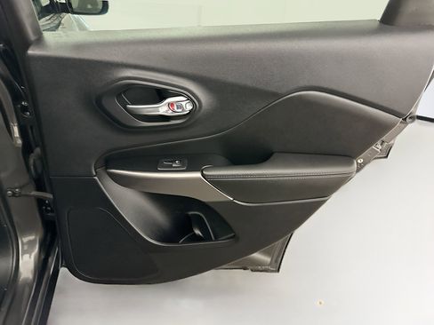 Used 2022 Jeep Cherokee Latitude Lux image 30