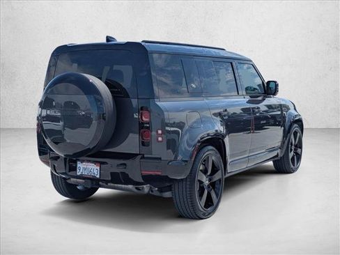 Used 2024 Land Rover Defender 110 X-Dynamic SE AWD/4WD image 5