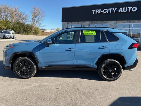 Used 2022 Toyota RAV4 SE w/ Convenience Package image 3