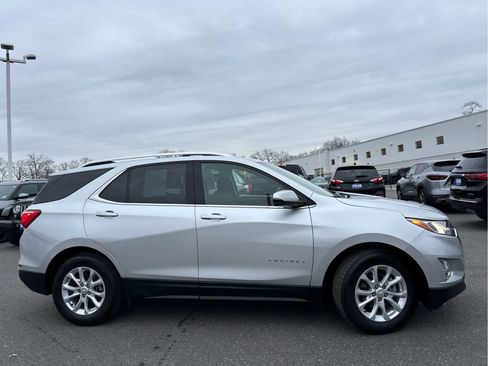 Used 2019 Chevrolet Equinox LT image 3