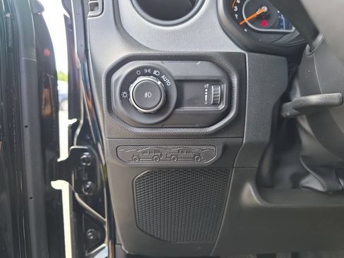 Used 2026 Jeep Wrangler Unlimited Sport AWD/4WD image 19