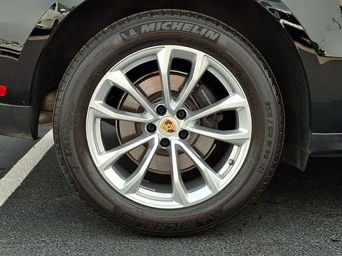 Certified 2026 Porsche Macan AWD/4WD image 13