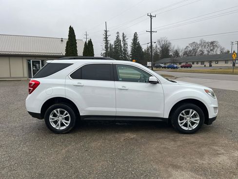 Used 2017 Chevrolet Equinox LT image 6