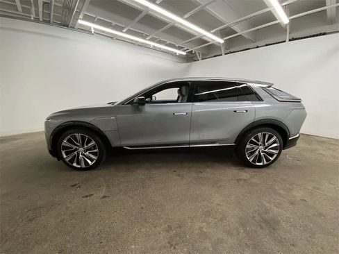 Certified 2024 Cadillac Lyriq Luxury image 3
