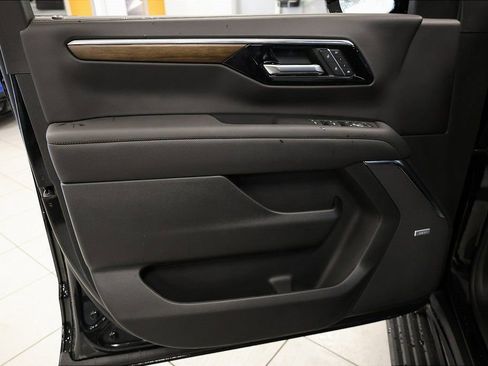 New 2026 Chevrolet Suburban High Country image 29