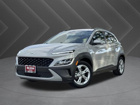 Used 2023 Hyundai Kona SEL FWD image 2