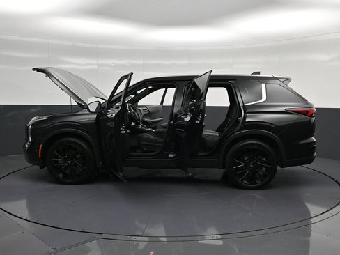 Used 2023 Mitsubishi Outlander SE FWD image 38