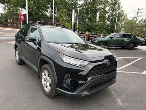 Used 2021 Toyota RAV4 XLE w/ Convenience Package AWD/4WD image 3