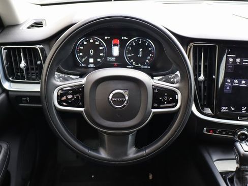 Used 2021 Volvo V60 T5 Cross Country w/ Climate Package image 16