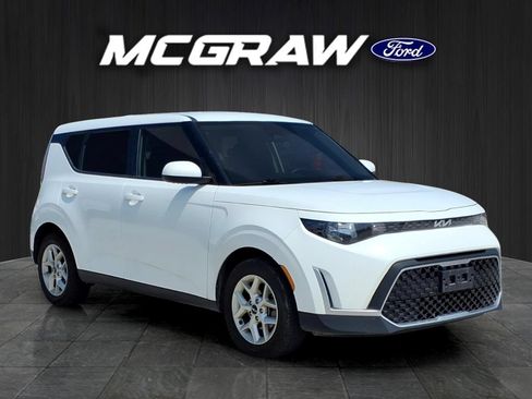Used 2024 Kia Soul LX w/ Option Group 015 FWD image 5