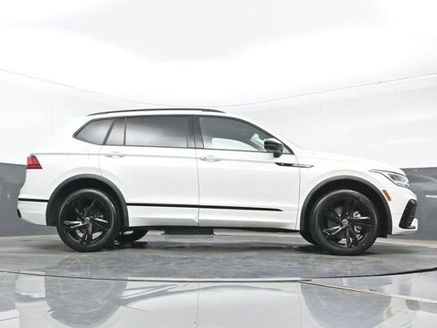 Used 2023 Volkswagen Tiguan SE R-Line FWD image 26