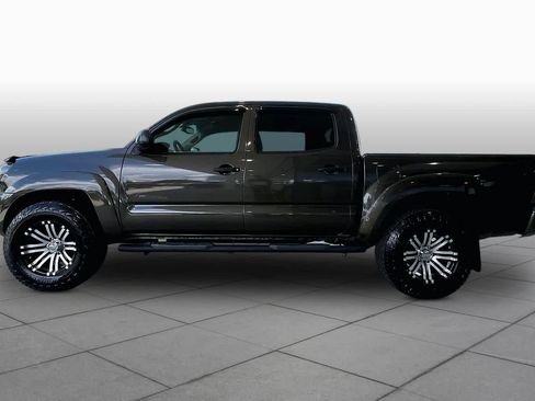 Used 2011 Toyota Tacoma PreRunner w/ SR5 Pkg #2 RWD image 32