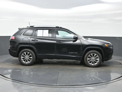 Used 2021 Jeep Cherokee Latitude Lux w/ Mopar Interior Package image 7