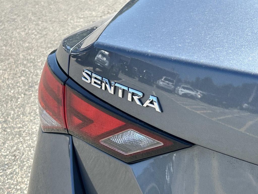 Certified 2020 Nissan Sentra SV FWD image 12