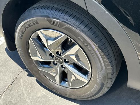 Used 2022 Kia Sorento S FWD image 14