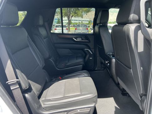 Used 2025 GMC Yukon Denali AWD/4WD image 25