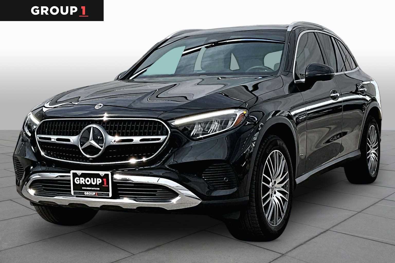 Used 2024 Mercedes-Benz GLC 300 4MATIC image 1