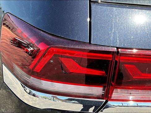 Used 2025 Volkswagen Atlas SEL Premium R-Line AWD/4WD image 24