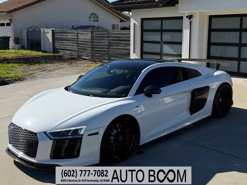 Used 2017 Audi R8 V10 w/ Carbon Exterior Package AWD/4WD image 1
