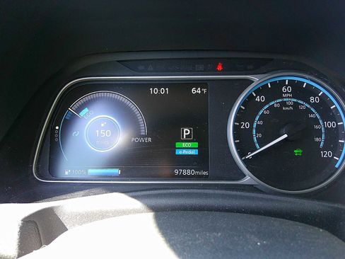 Used 2018 Nissan Leaf SL w/ SL Technology Package FWD image 10