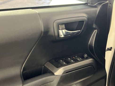 Used 2019 Toyota Tacoma TRD Pro AWD/4WD image 15