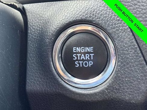 Used 2020 Toyota RAV4 XLE AWD/4WD image 14