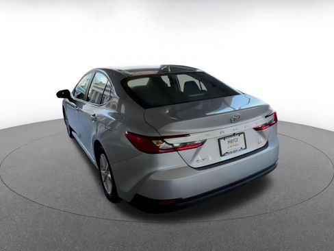 Used 2025 Toyota Camry LE image 11