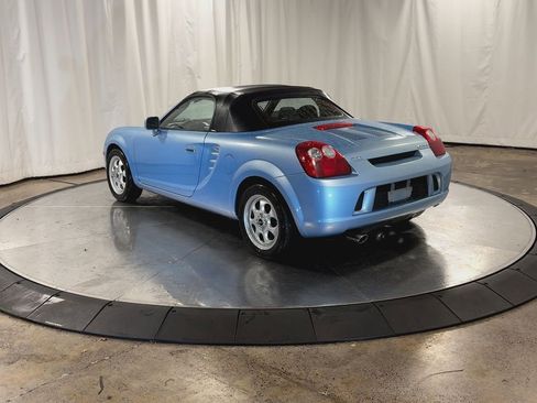 Used 2003 Toyota MR2 image 7