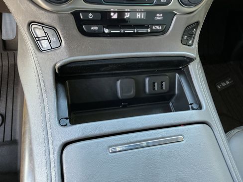 Used 2019 GMC Yukon XL Denali w/ Denali Ultimate Package image 27