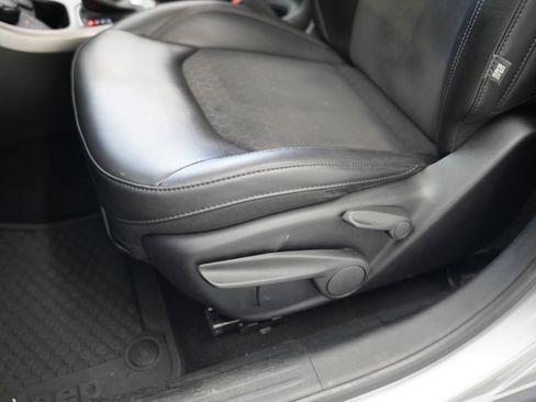 Used 2018 Jeep Compass Latitude w/ Safe & Security Group image 26