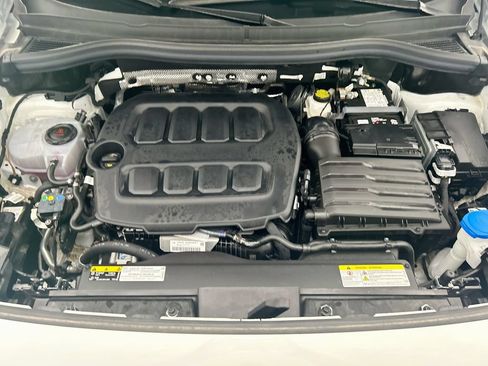 Used 2025 Volkswagen Tiguan SE FWD image 27