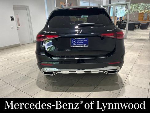 Used 2026 Mercedes-Benz GLC 300 4MATIC image 5