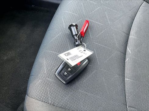 Used 2024 Toyota RAV4 XLE FWD image 15