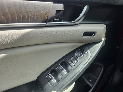 Used 2018 Honda Accord Touring image 14