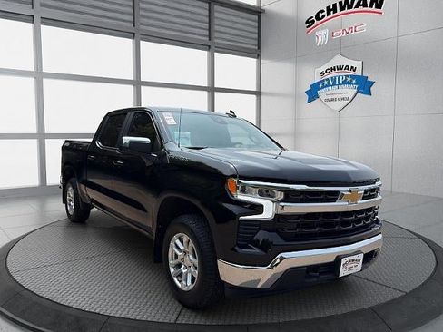 Used 2023 Chevrolet Silverado 1500 LT w/ Protection Package AWD/4WD image 2