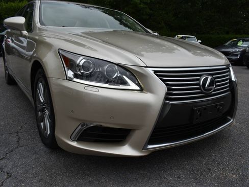 Used 2014 Lexus LS 460 AWD w/ Comfort Package image 40