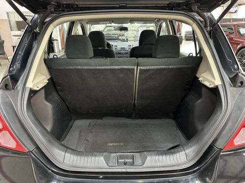 Used 2011 Nissan Versa 1.8 S image 8