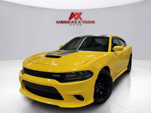 Used 2017 Dodge Charger R/T RWD image 1