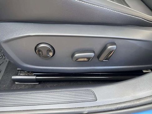 Used 2024 Volkswagen Jetta SE w/ Panoramic Sunroof Package image 6