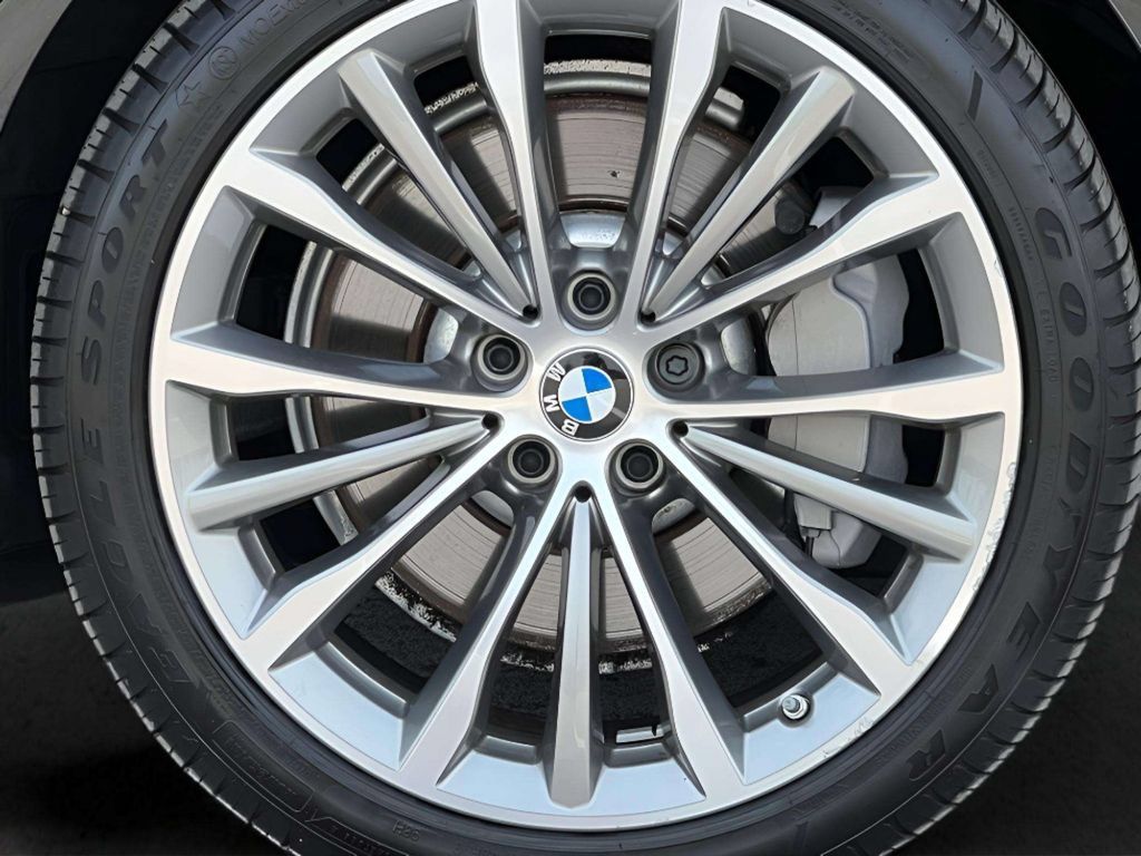 Used 2022 BMW 530i xDrive w/ Convenience Package AWD/4WD image 38