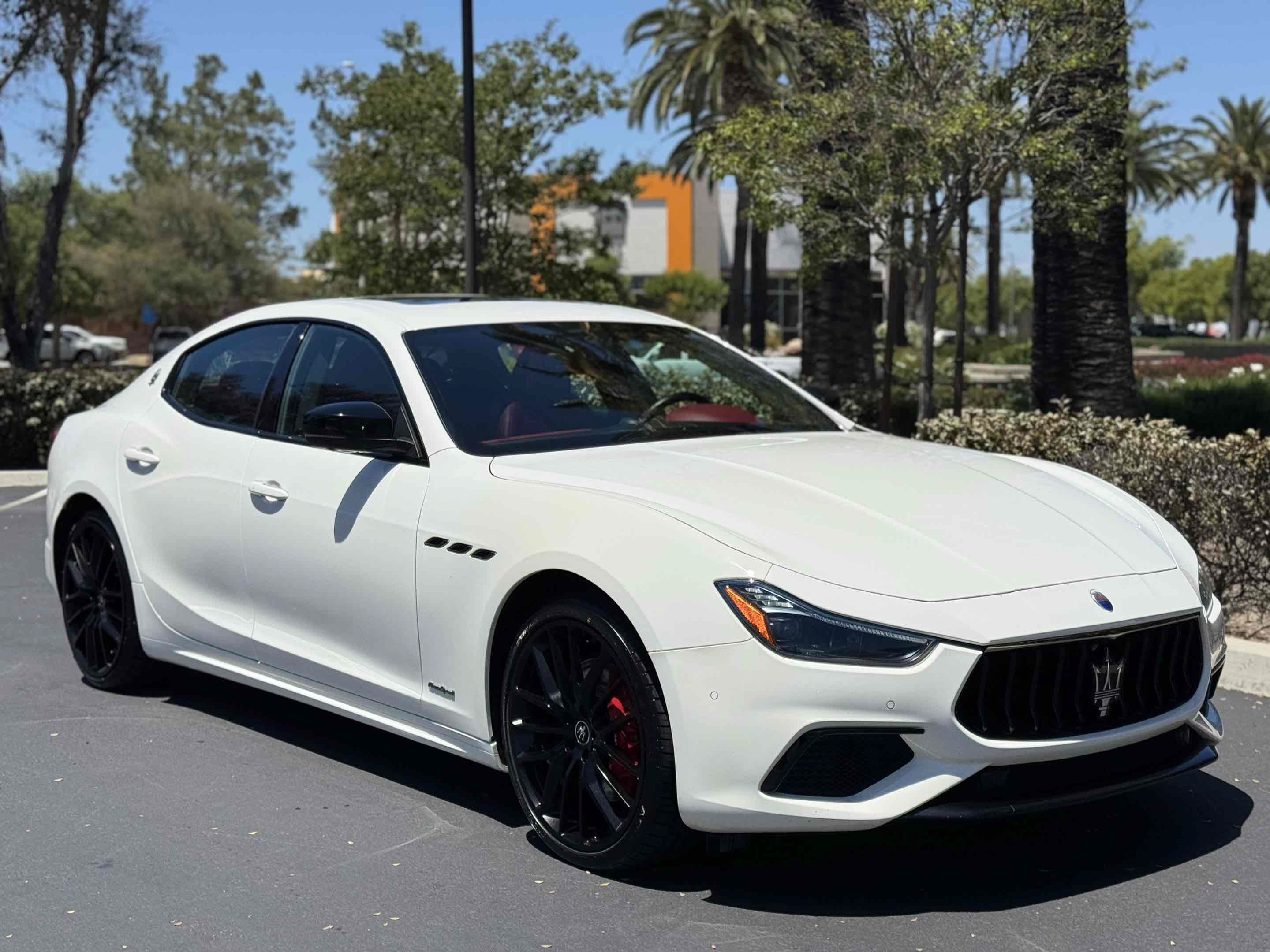 Used 2021 Maserati Ghibli S GranSport RWD image 11