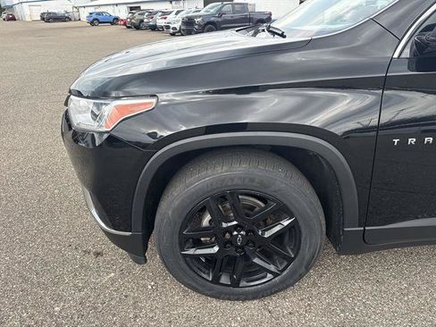 Used 2020 Chevrolet Traverse LT FWD image 19